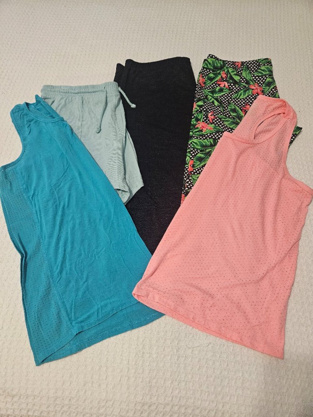 Lot of 5 - tops, leggings, shorts, XXL, 1 price for all!